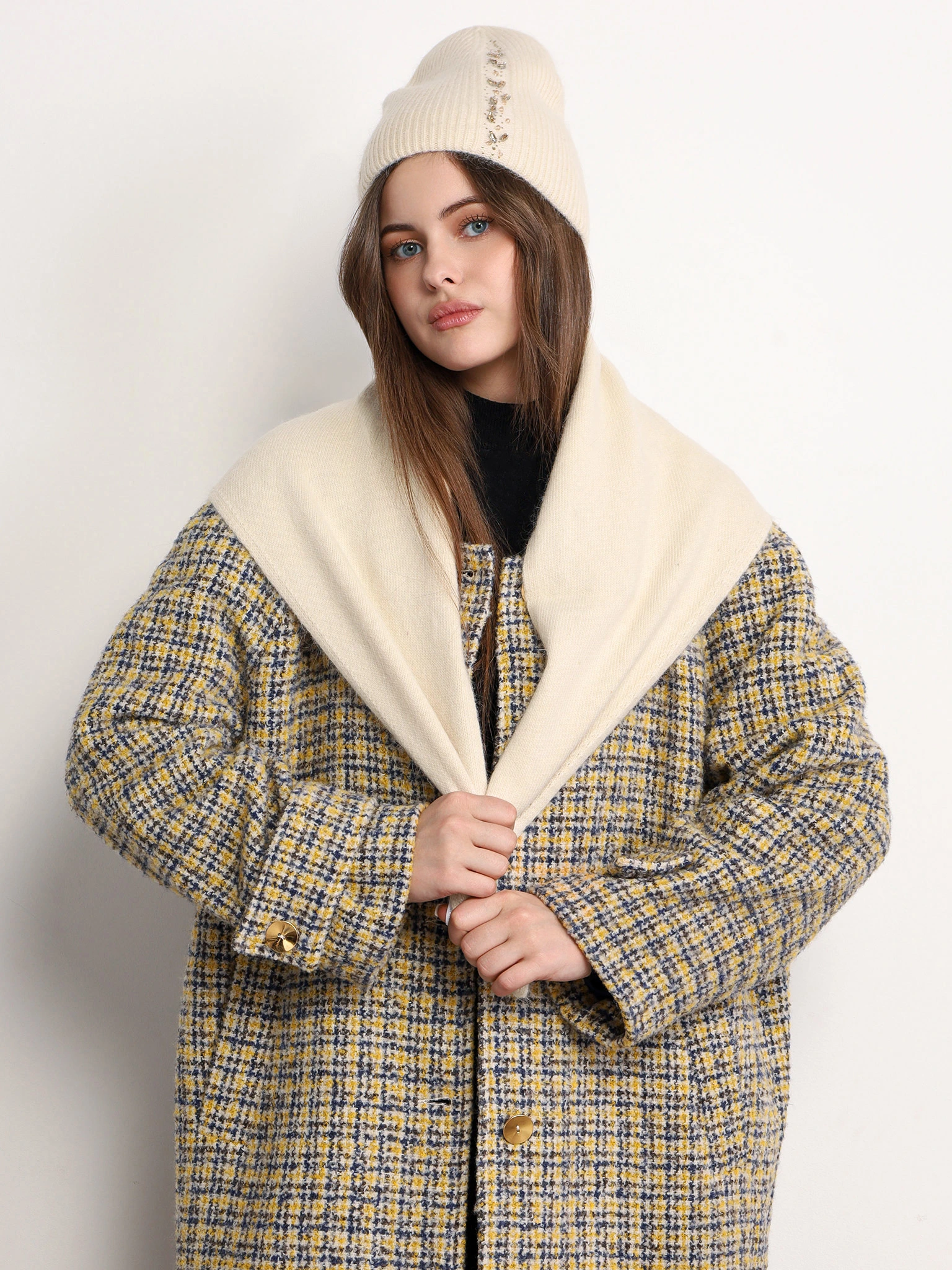 Шарф-косынка с декоративной нашивкой в ассортименте